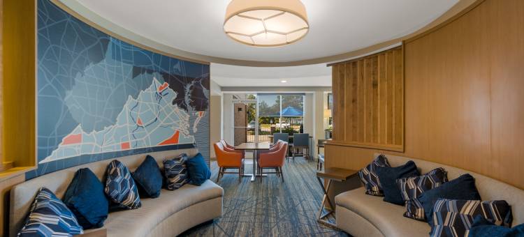 Holiday Inn Express 汉普顿(Holiday Inn Express Hampton - Coliseum Central)图片