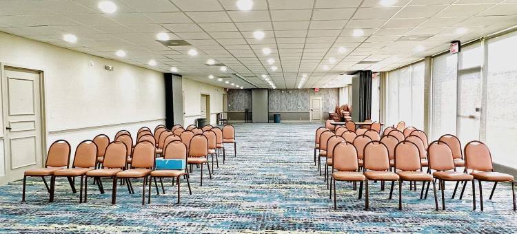 南麦克多诺I-75品质套房酒店(Quality Inn & Suites McDonough South I-75)图片