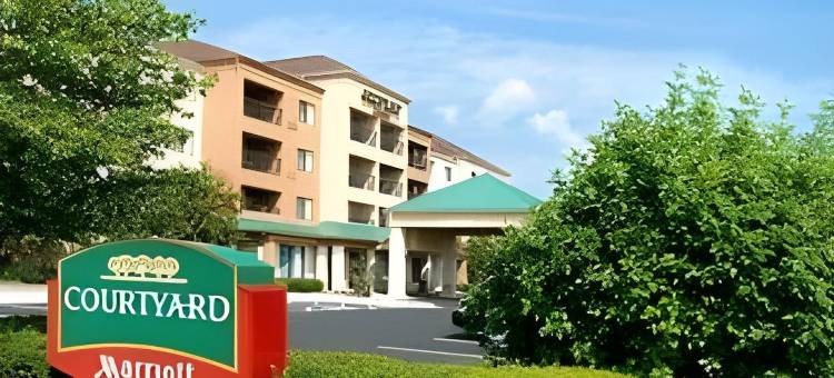 芝加哥圣查尔斯万怡酒店(Courtyard Chicago St. Charles)图片