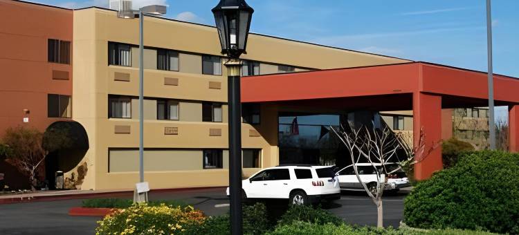 雷丁牛津套房酒店(Oxford Suites Redding)图片