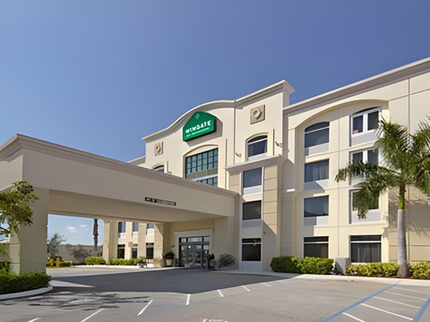 米拉玛-劳德代尔堡希尔顿惠庭酒店