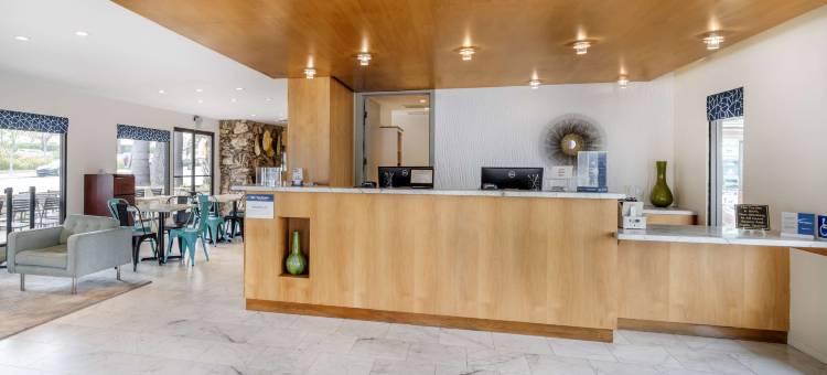 本图拉贝斯特韦斯特优质酒店(Best Western Plus Inn of Ventura)图片