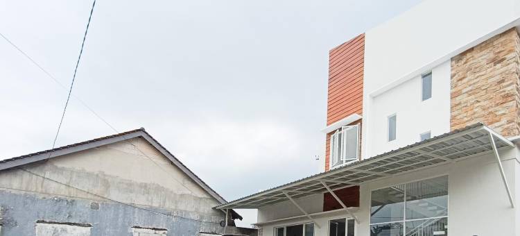 Happy Family Homestay Jember Mitra RedDoorz图片