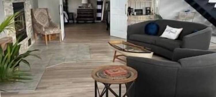 Enjoy Sunsets in a enclosed Jacuzzi in any weather!图片