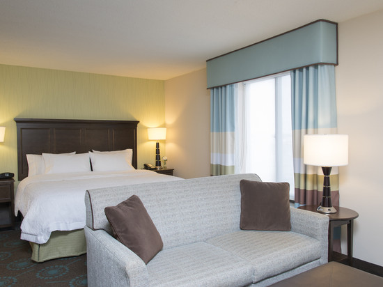 科科莫希尔顿欢朋旅馆&套房酒店