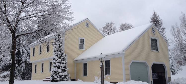 Wachusett Mountain Getaway, Lake Adjacent Home! Near 1761 Old Mill and Trails!图片