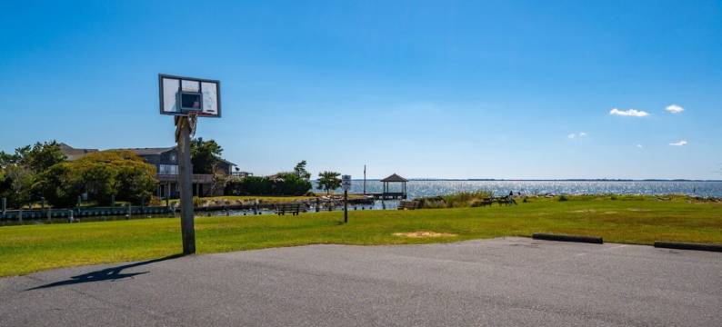 5 minute walk to ocean with opt heated pool, hot tub,game rm & tons of amenities图片