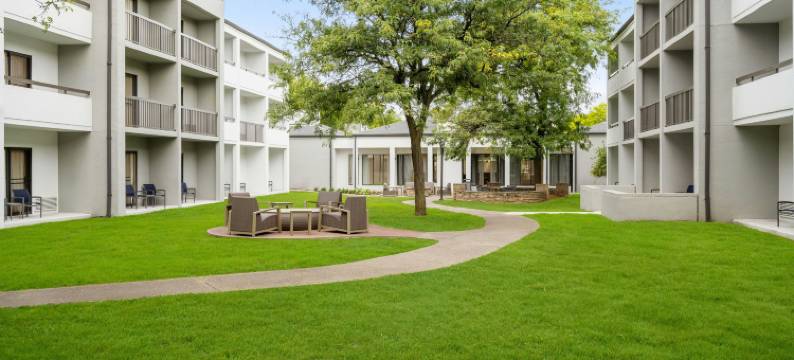 底特律都会机场-罗穆勒斯万怡酒店(Courtyard Detroit Metro Airport Romulus)图片