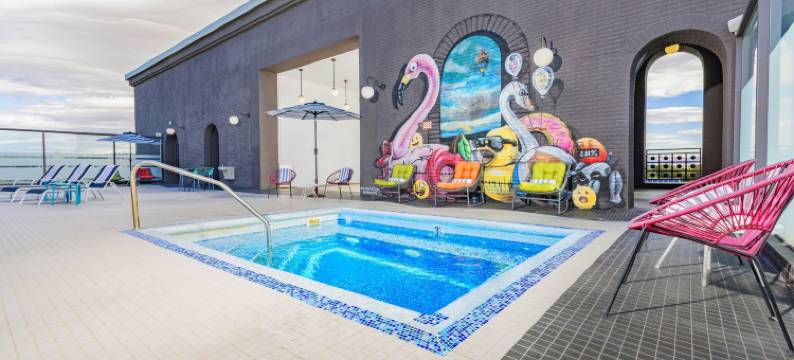 里诺市中心万丽水疗酒店(Renaissance Reno Downtown Hotel & Spa)图片