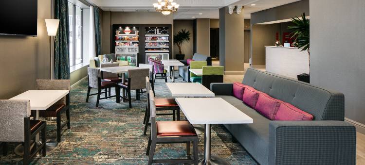 希尔顿欢朋酒店-弗里波特(Hampton Inn Freeport)图片