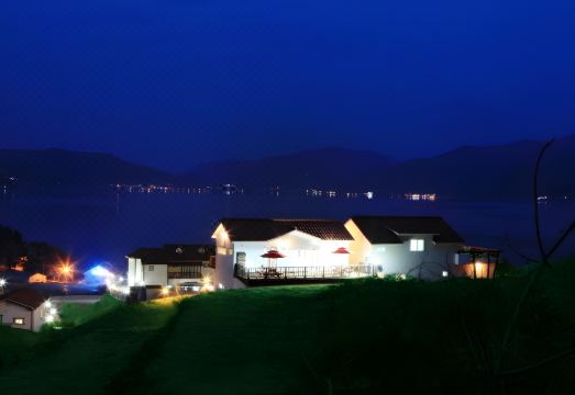 Sea under the Sky Hotel Overview