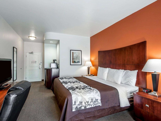 芙特席尔附近劳顿舒眠套房酒店