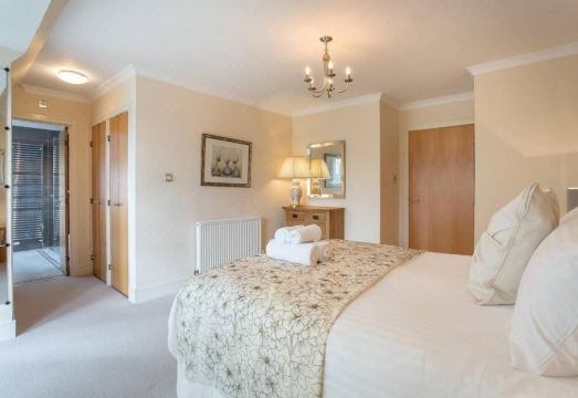 Joivy Inviting Apartment Near Leith Walk Hotel Overview