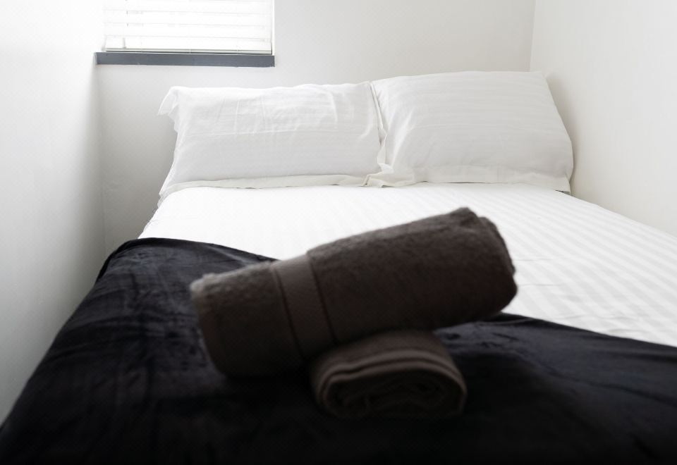 Beautiful 1-Bed Studio in Birmingham Hotel Overview