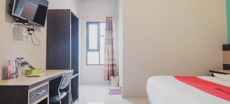 红门修拉伊亚酒店靠近Bengkulu市政厅(RedDoorz Syariah at Hotel Grand Mentari)图片