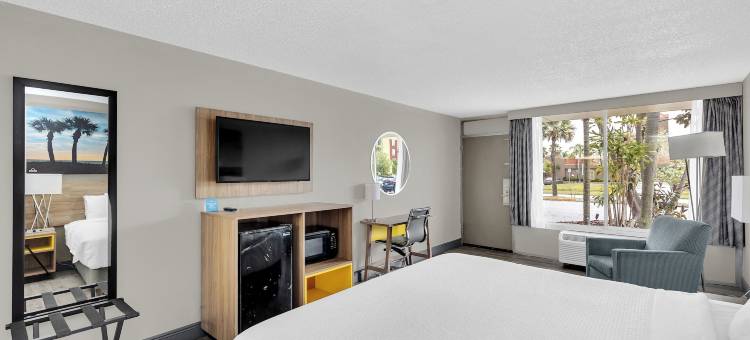 泰特斯维尔肯尼迪太空中心戴斯酒店(Days Inn by Wyndham Titusville Kennedy Space Center)图片