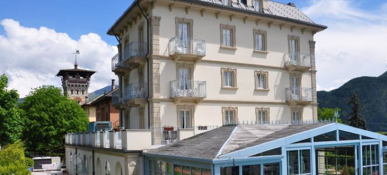 拉里奥酒店(Hotel Lario)图片