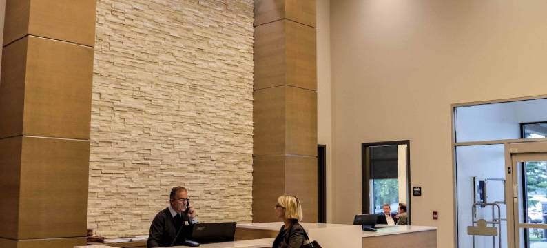 拉卡什杜拉克尚普兰(La Cache du Lac Champlain)图片