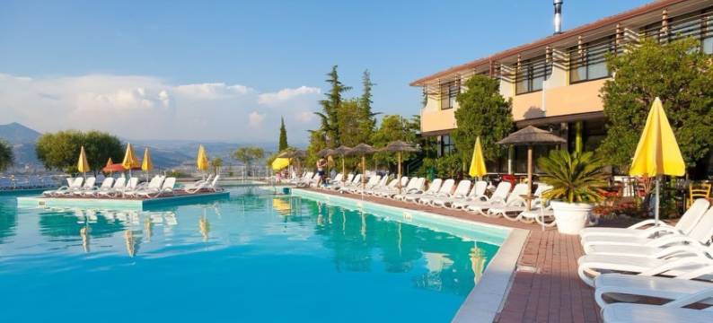 佳迪萨诺中央旅游酒店(Hotel Centro Turistico Gardesano)图片