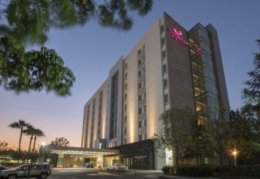 Victoria Ejecutivo Hotel Overview