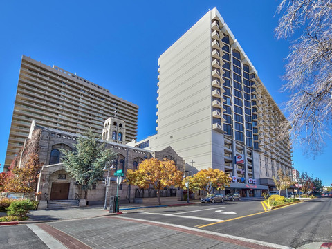 里诺广场度假村俱乐部酒店