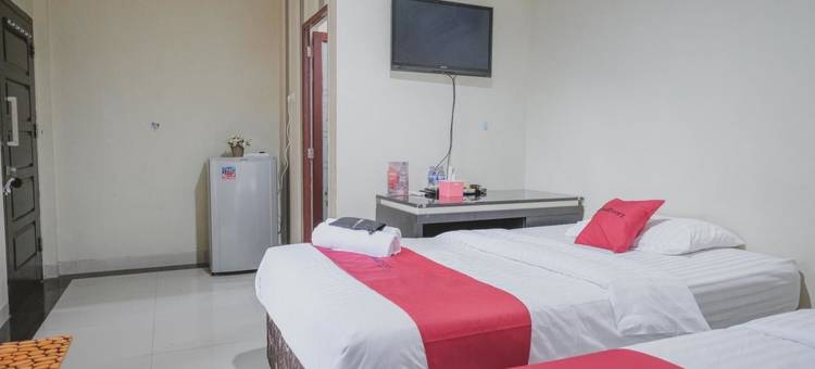 红多兹伊斯兰酒店-近占碑贾姆托斯2号(RedDoorz Syariah Near Jamtos Jambi 2)图片