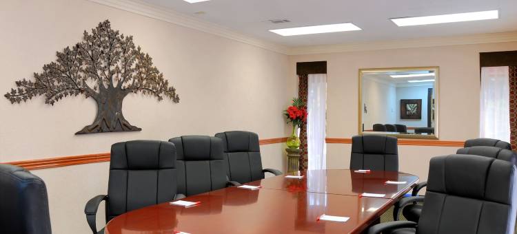 休斯顿洲际机场东华美达酒店(Ramada by Wyndham Houston InterContinental Airport East)图片