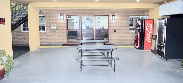 维塞利亚速8酒店(Super 8 by Wyndham Visalia)图片