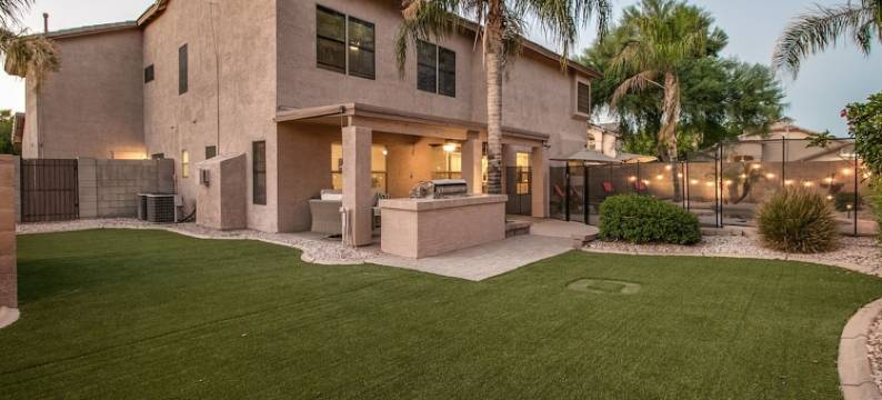 大型5卧室度假屋，配有游泳池，热水浴缸，游戏室！(Massive 5 Bdrm Getaway WPool, Hot Tub, Game Room)图片