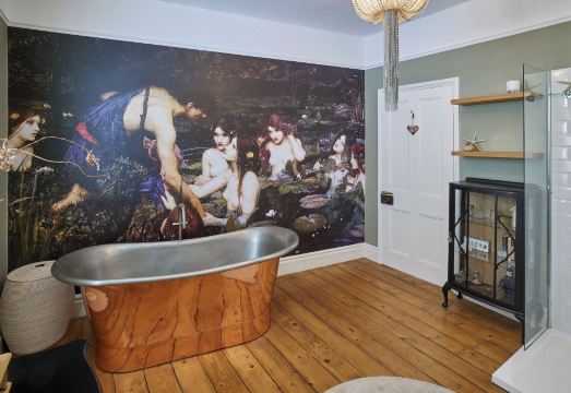 Isla House Hotel Overview