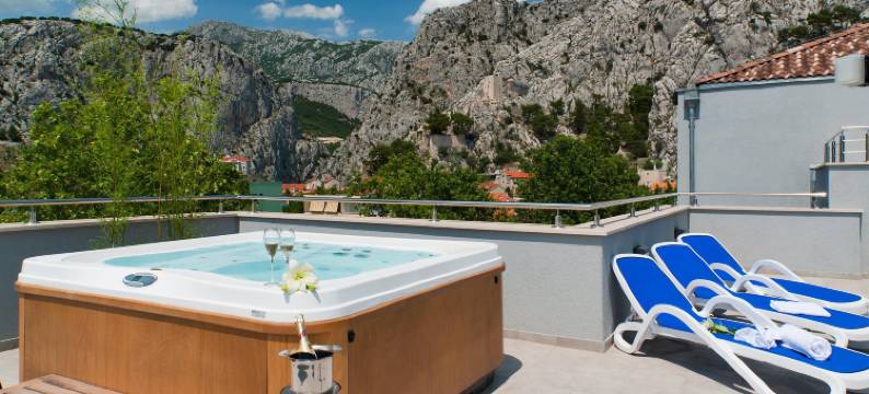 奥米斯广场酒店(Hotel Plaža)图片