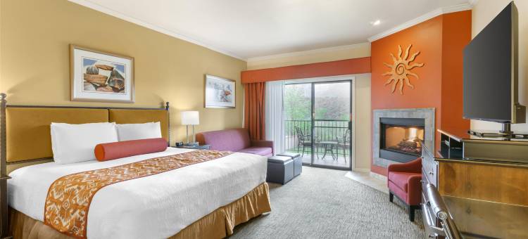 阿罗约罗布莱奥尔湖畔贝斯特韦斯特优质套房酒店(Best Western Plus Arroyo Roble Hotel  Creekside Villas)图片