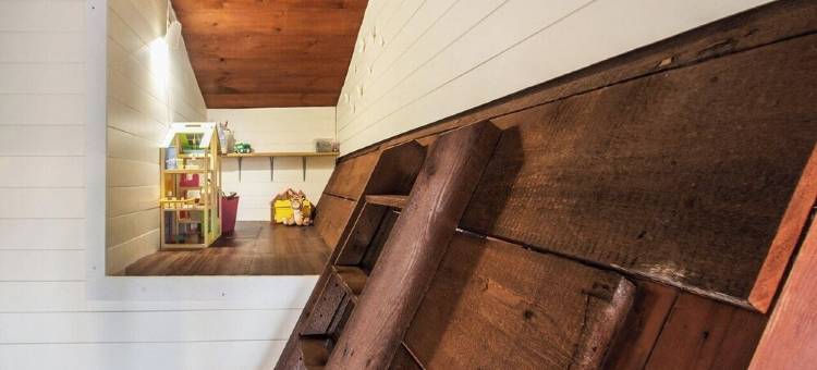 Spacious 5-bedroom A-Frame in South Haven with view of Lake Michigan图片