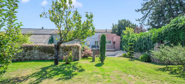 Retreat in Saint Denis图片