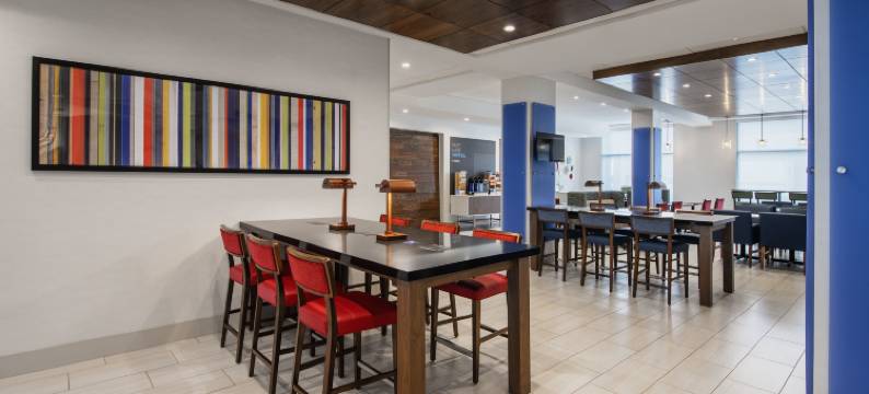 基洛纳-东智选假日酒店及套房(Holiday Inn Express & Suites KELOWNA - EAST by IHG)图片