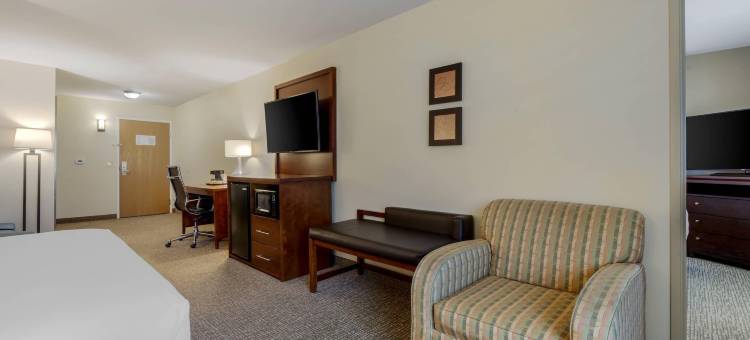 约翰逊河会议中心舒适套房酒店(Comfort Suites Johnson Creek Conference Center)图片