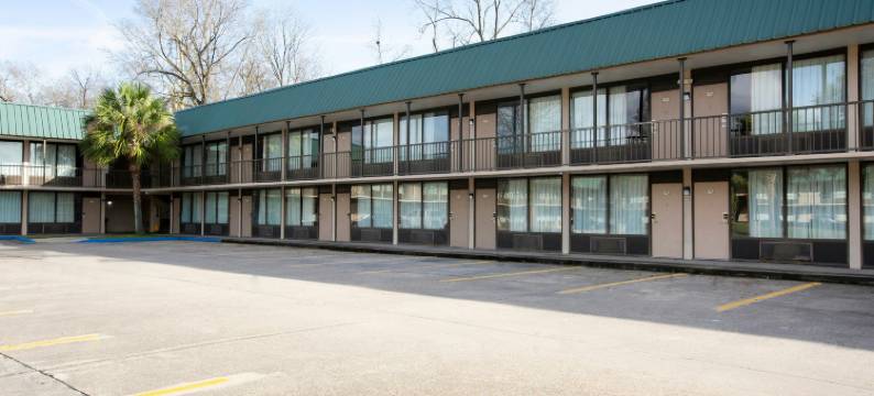 波特艾伦旅馆(Port Allen Inn)图片