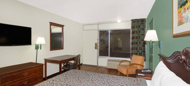 迈尔斯堡北戴斯酒店(Travelodge by Wyndham Fort Myers North)图片