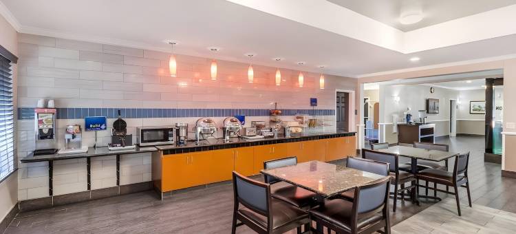 北查尔斯顿-诺斯伍兹舒适套房酒店(Comfort Inn & Suites North Charleston - Northwoods)图片