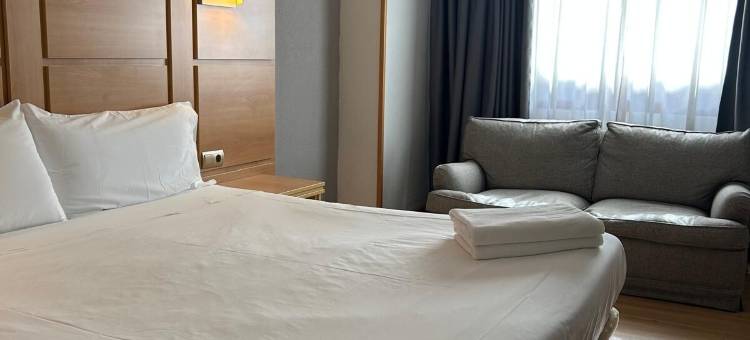 普埃托利亚诺酒店(Hotel Puertollano)图片