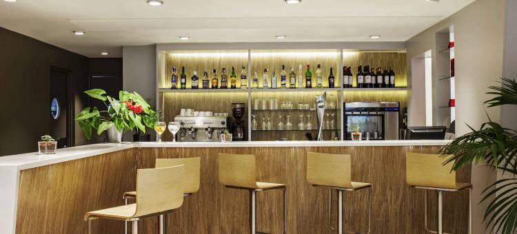 宜必思巴塞罗那科尔内亚酒店(Ibis Barcelona Cornella)图片