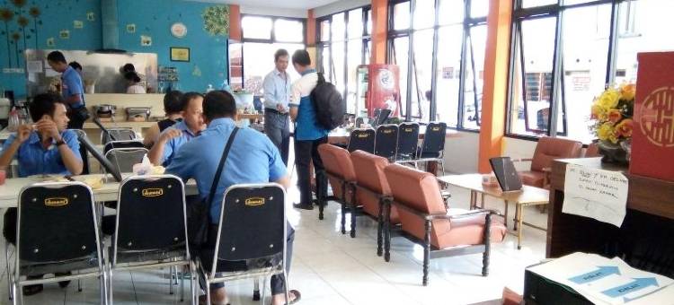 内特拉尔酒店(Hotel Netral Jombang)图片
