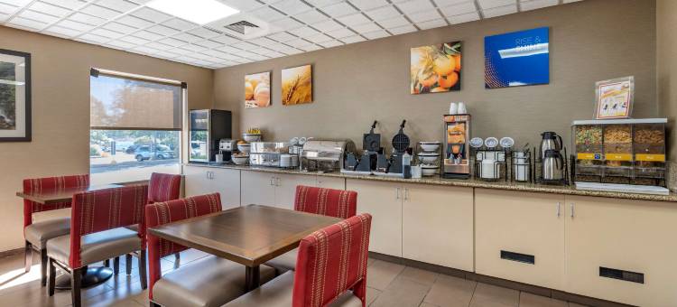戴顿西北英格尔伍德舒适套房酒店(Comfort Inn & Suites Dayton Northwest - Englewood)图片