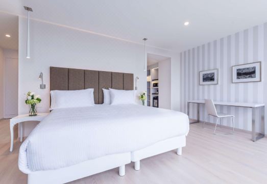 NH Puebla Finsa Hotel Overview