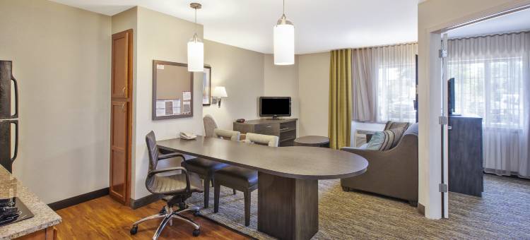 Candlewood Suites 印第安纳波利斯国际机场(Candlewood Suites Indianapolis Airport)图片