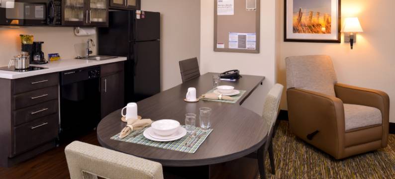 Candlewood Suites 布卢明顿 - 正常 by IHG(Candlewood Suites Bloomington-Normal by IHG)图片