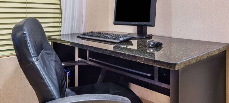 柯莉亚呗盟套房酒店(Baymont by Wyndham Cornelia)图片