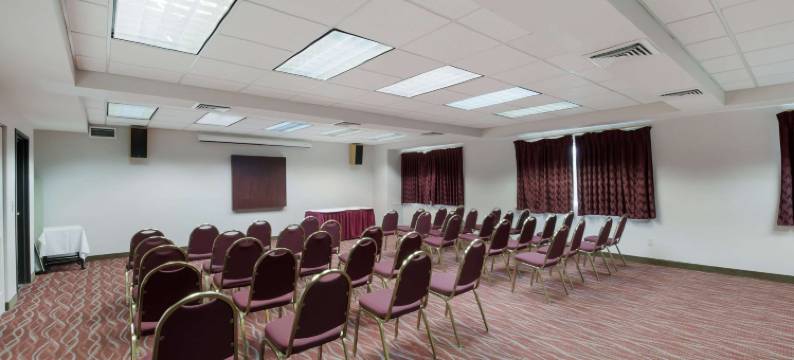 贝灵厄姆凯艺酒店大套房(Quality Inn Grand Suites Bellingham)图片