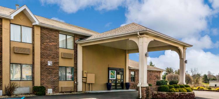 贝茨维尔 I-74 凯艺酒店(Quality Inn I-74 Batesville)图片