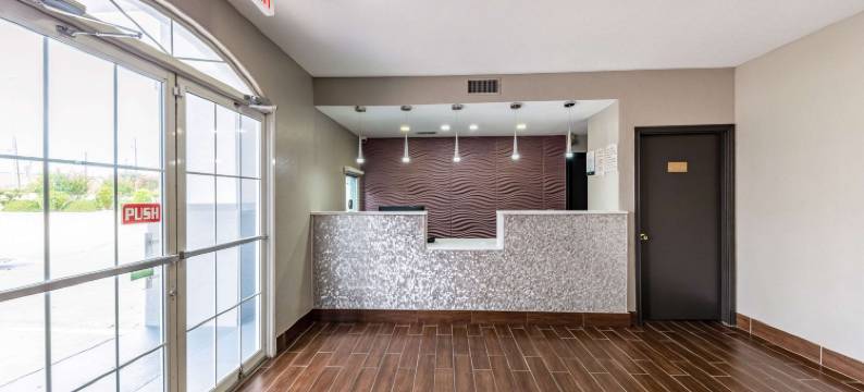 坎顿品质套房酒店(Quality Inn & Suites Canton)图片